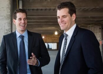 Братья Уинклвоссы жертвуют биткоины