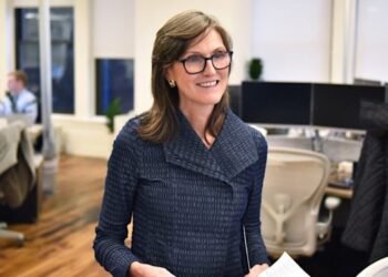 Кэти Вуд сравнила Hyperliquid с Solana