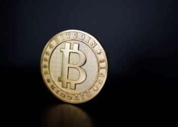 В криптосообществе ухудшают прогнозы по биткоину