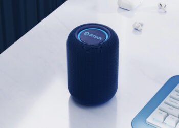 Эта колонка действительно умная: внутри GTBOX T1 есть мини-ПК с AMD Ryzen 7 8745HS