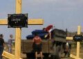В российском Азове «аллею героев» с могилами оккупантов превратили в свалку. ВИДЕО