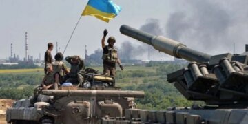 Украинские военные эффектно уничтожили оккупантов и вражескую технику. ВИДЕО