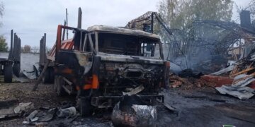 РФ вдарила по Чернігову: постраждала транспортна інфраструктура. ФОТО