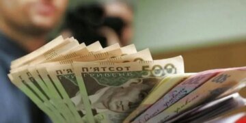 В Украине состоится индексация зарплат: на сколько вырастут оклады с ноября