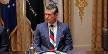 Новая реальность по-трампистски: «твоя мама» как аргумент в политике