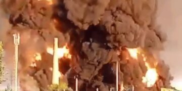 Атака на аэродром и НПЗ: где в России ночью раздавались взрывы. ВИДЕО