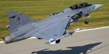 Эксперт объяснил, чем истребители Gripen лучше наших F-16