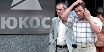 Россия проиграла 20-летний судебный процесс против экс-акционеров ЮКОСа: долг – $65 млрд