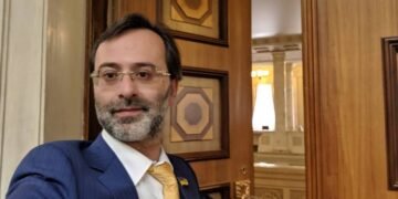 Апелляция ВАКС разрешила заочное расследование в отношении экс-нардепа Логвинского