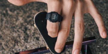 Умныйое кольуо зажало палец? Casio G-Shock Nano всегда можно снять без хирурга