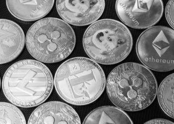 От каких альткоинов избавляются киты