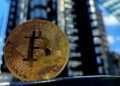 Цена биткоина поднялась до $110 000