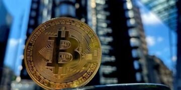 Цена биткоина поднялась до $110 000