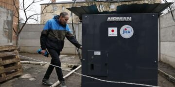 Завтра по всей Украине введут графики отключений света: кого это коснется