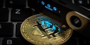 Биткойн обвалился до 105 тысяч долларов: что это значит для рынка криптовалют