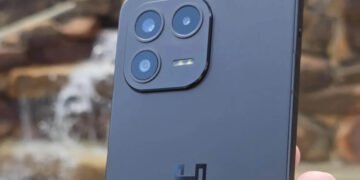 Смартфон HIROH лишен Google и сделан в США