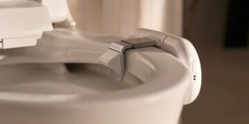 Улыбнитесь, вас снимают: Kohler предлагает камеру для унитаза, которая анализирует состояние здоровья по его содержимому