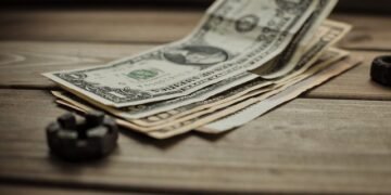 РФ столкнется с дефицитом почти $100 млрд в 2026 году — Зеленский