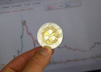 Неудачливый трейдер Джеймс Уинн начал скупать XRP