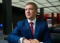 Экс-глава «Нафтогаза» Коболев советует бизнесу строить СЭС с СНЭ и осторожно относиться к газовой генерации