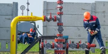 Украинцев просят экономить газ из-за новой атаки РФ на добычу