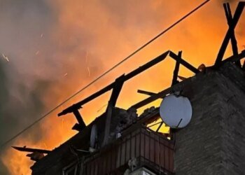 В Днепропетровской области россияне атаковали Каменское: есть раненые, пожары и разрушения