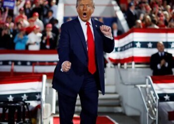 «С годовщиной!» — Трамп празднует год у власти, показывая кадры с Путиным. ВИДЕО