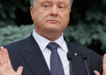 Перед Днем Достоинства команда Порошенко массово публикует видео, чтобы отбелить его прошлое в правительстве Януковича, — Гладких