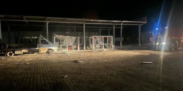 Россияне ночью атаковали КПП «Орловка» на границе с Румынией: пропуск временно не работает. ФОТО