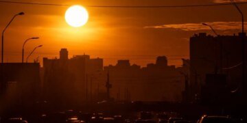 Утром РФ запустила «Кинжалы»: в Киеве раздаются мощные взрывы