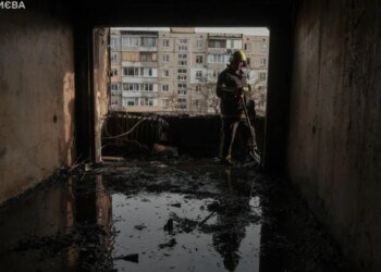 Число жертв после российской атаки по Киеву снова увеличилось — под завалами нашли тело мужчины