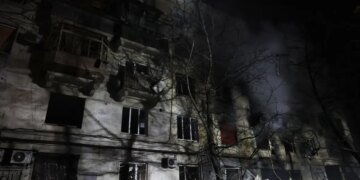 «Шахеды» атаковали Запорожье: 18 раненых, вспыхнули пожары. ФОТО