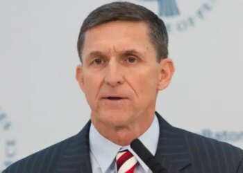 Бывший советник Трампа призвал провести расследование коррупции в Украине