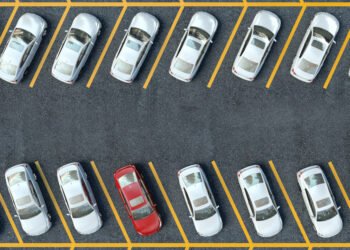 Доходы местных бюджетов от сборов за парковку выросли почти на четверть. Налоговая назвала лидеров