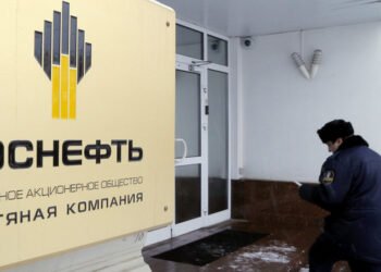 Доходы РФ от нефти и газа упали на 21% с начала года