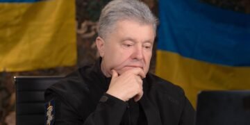 НБУ лишил Порошенко права голоса в банке МИБ