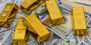 Разведка: Россия начала продажу стратегических запасов золота