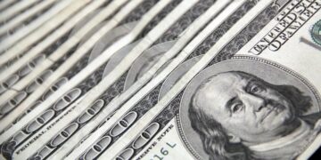 Официальный курс доллара в Украине обновил исторический рекорд