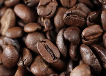 Цены на кофе пошли вниз после того, как Трамп отменил пошлины на продукты из Бразилии