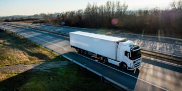 Система «єЧерга» ввела новые правила для грузовиков на границе