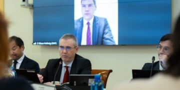 Украина и МВФ начали официальные переговоры о новой кредитной программе