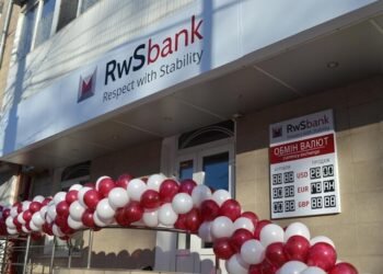 Обанкротился за год. Что случилось с РВС Банком и когда вкладчикам вернут деньги