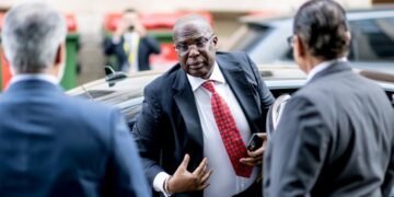 Экс-министра нефти Нигерии объявили в розыск за хищение $14,86 млн