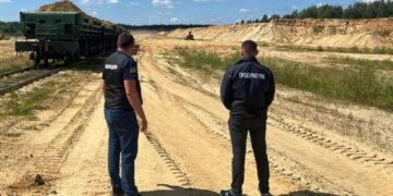Руководителя волынского карьера обвинили в присвоении песка почти на 6 млн грн