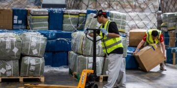 Евросоюз согласился отменить беспошлинный порог для посылок уже с 2026 года