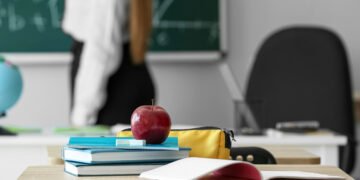 Профсоюз заявил об угрозе увольнения 70 000 учителей. В Раде отрицают