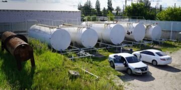 В Киеве нашли подпольную нефтебазу: поставляла контрафакт на четыре АЗС