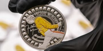 Королевский монетный двор Британии выпустил монету с Фредди Меркьюри – фото