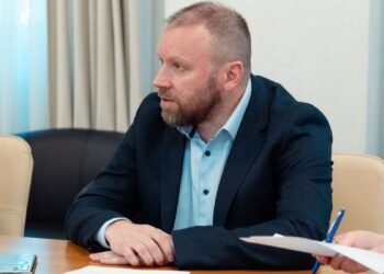 Минфин предупредил о риске зарплатной реформы в школах: нужно 200 млрд грн