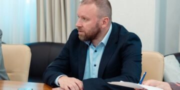 Минфин предупредил о риске зарплатной реформы в школах: нужно 200 млрд грн